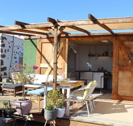 Апартаменты Micro House Ла-Олива Экстерьер фото